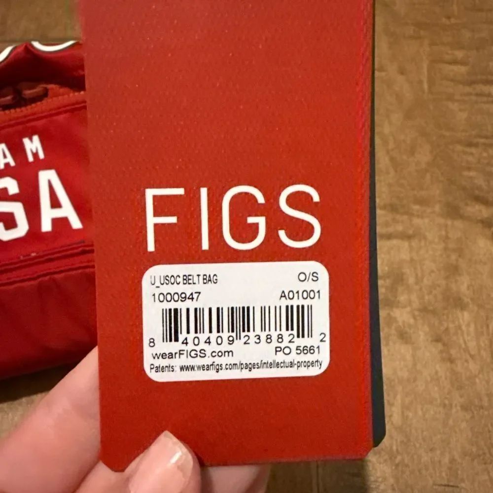 NWT FIGS X TEAM USA BELT BAG - Picture 4 of 4